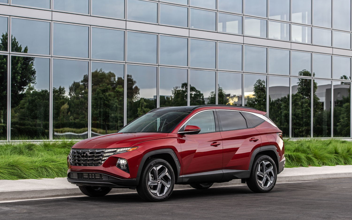 Hyundai Tucson Blue Hybrid 2022 | SUV Drive